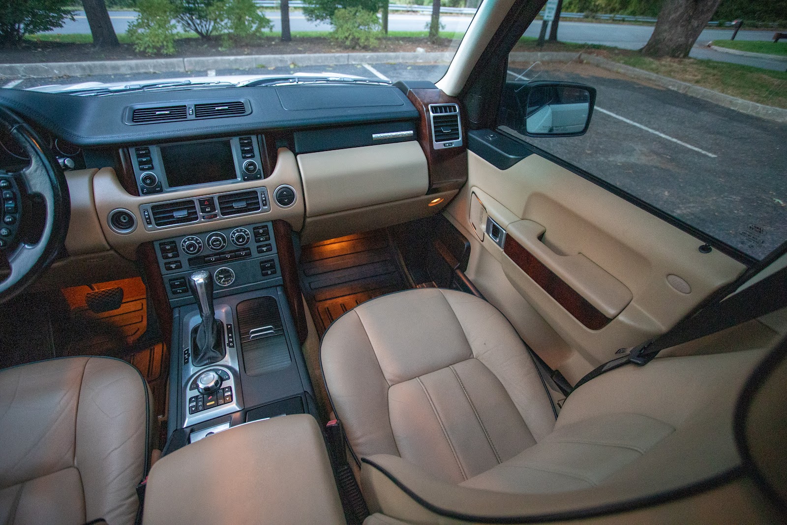 2008 Land Rover Range Rover HSE photo 13
