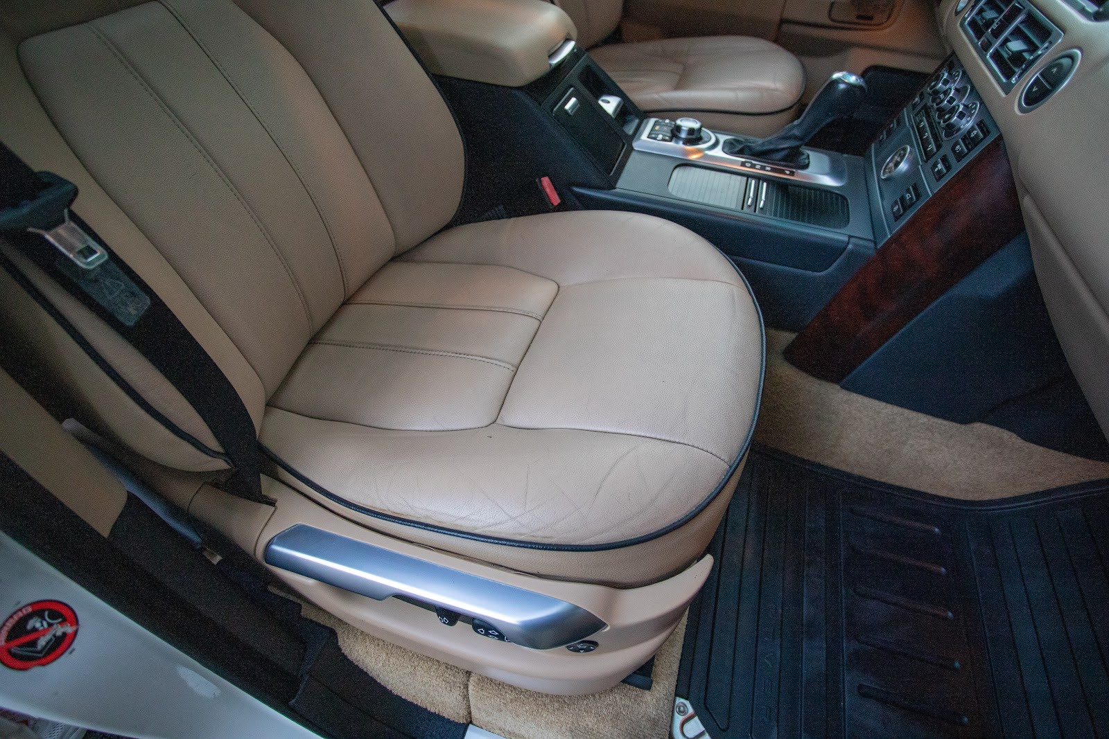 2008 Land Rover Range Rover HSE photo 16
