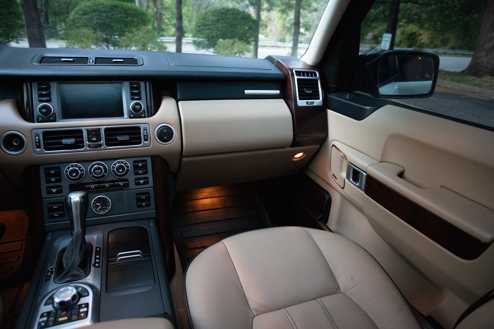 2008 Land Rover Range Rover HSE photo 12