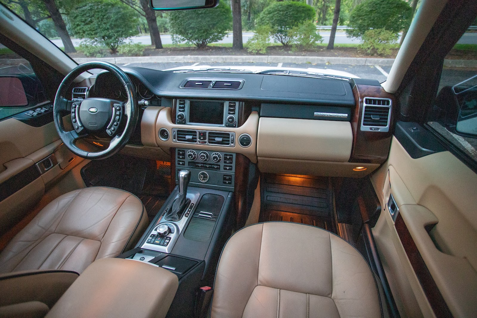 2008 Land Rover Range Rover HSE photo 9